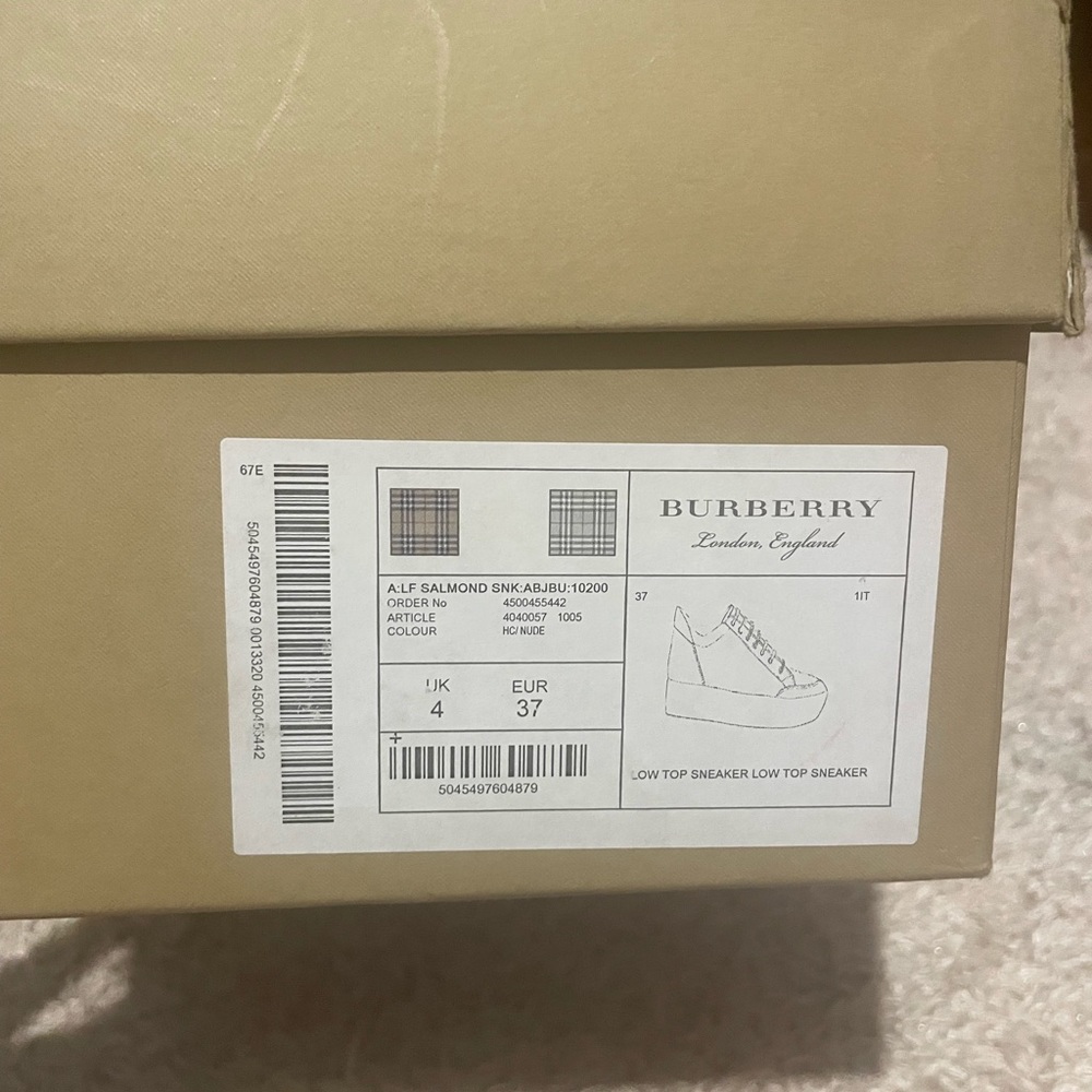 Burberry Sneakers In Good Condition